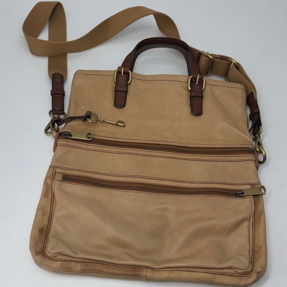 FOSSIL EXPLORER light tan Leather Foldover Crossbody Bag EUC $268 vintage